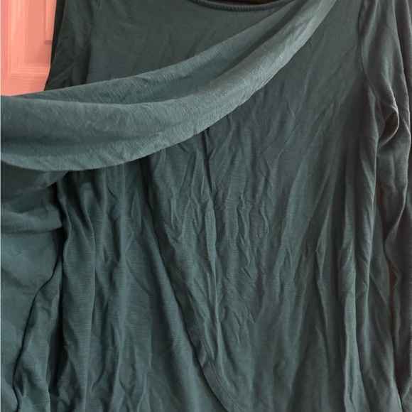 Tulip Hem Long Sleeve Nursing Top - Picture 3 of 4